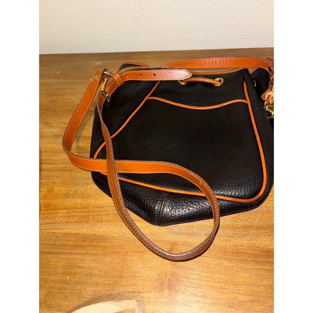 VTG DOONEY & BOURKE Crossbody Satchel Purse Women's Black Brown Bucket Bag - Picture 3 of 7
